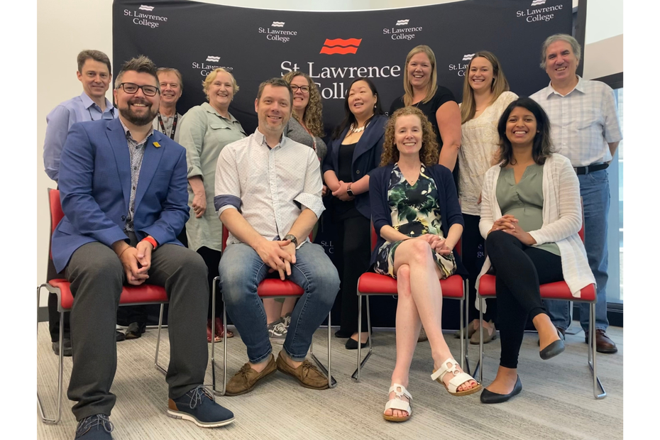 The CEP 2022 graduating cohort poses together